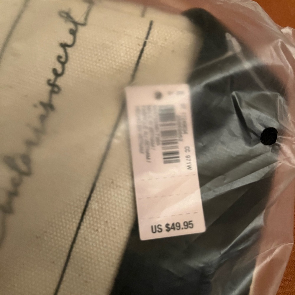 FREE🆕🆓 VICTORIAS SECRET tote bag - NEW w/ tags! 🆓 w/ $75+ purchase NWT - Picture 3 of 5